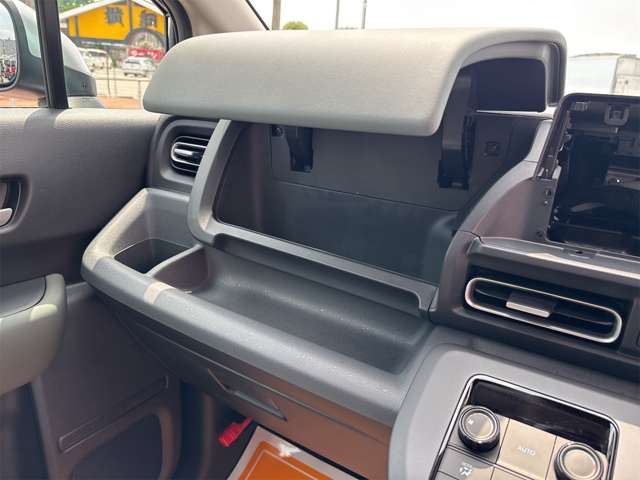 ホンダ フリード　ハイブリッド １．５ Ｅ：ＨＥＶ クロスター R7年 (近畿) 99