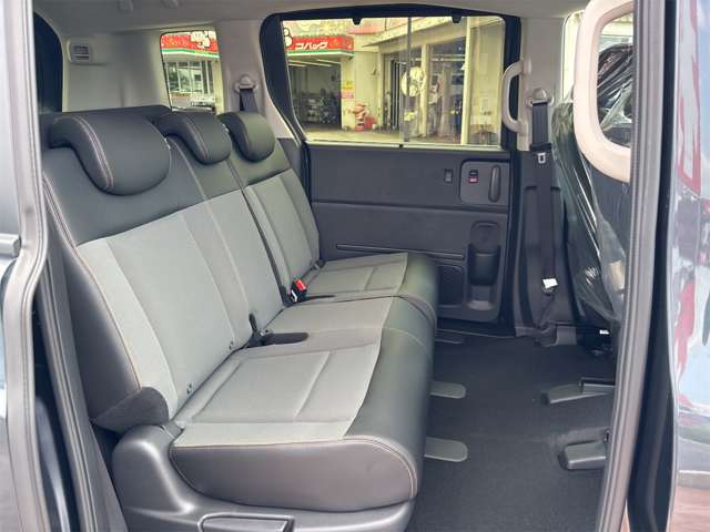 ホンダ フリード　ハイブリッド １．５ Ｅ：ＨＥＶ クロスター R7年 (近畿) 99