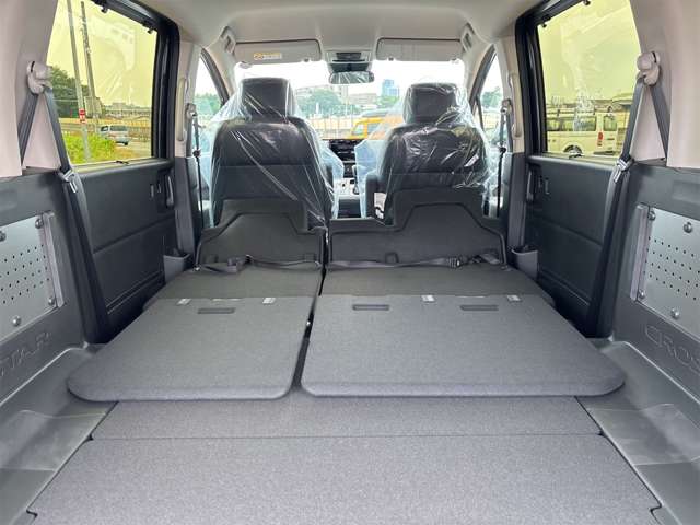 ホンダ フリード　ハイブリッド １．５ Ｅ：ＨＥＶ クロスター R7年 (近畿) 99