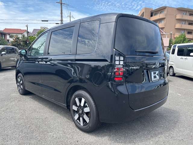 ホンダ フリード　ハイブリッド １．５ Ｅ：ＨＥＶ エアー ＥＸ R7年 (近畿) 99