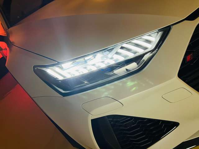 アウディ ＲＳ７　スポーツバック ４．０ ４ＷＤ R4年 (東海) 99