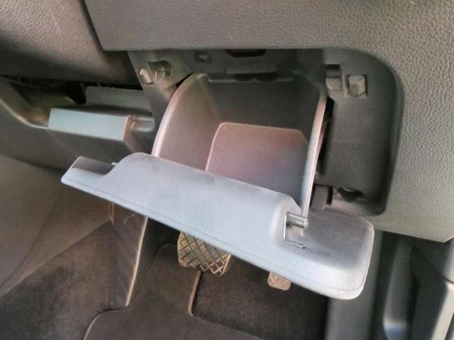 フォルクスワーゲン ゴルフトゥーラン ＴＳＩ　コンフォートライン H28年 (関東) 99