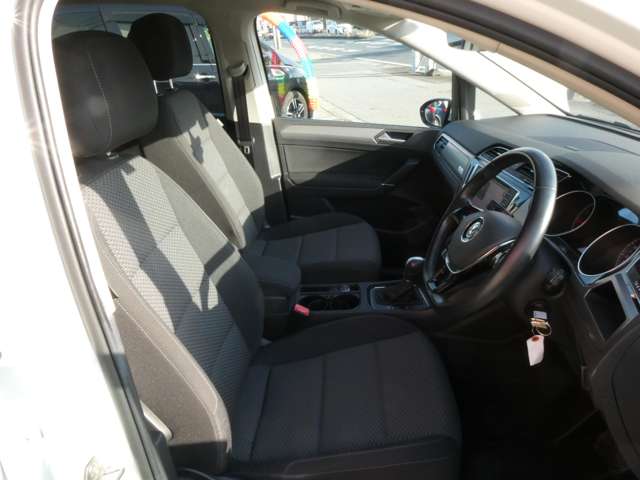 フォルクスワーゲン ゴルフトゥーラン ＴＳＩ　コンフォートライン H28年 (関東) 99