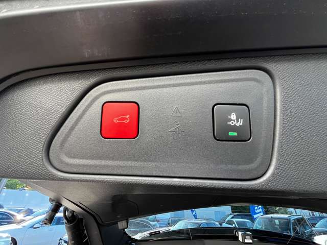 プジョー ３００８ ＧＴライン ブルーＨＤＩ ディーゼルターボ R2年 (東北) 99