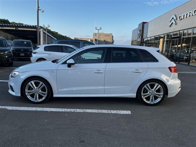 アウディ Ａ３　スポーツバック ４０ ＴＦＳＩ クワトロ スポーツ Ｓラインパッケージ ４ＷＤ R1年 (東北) 99