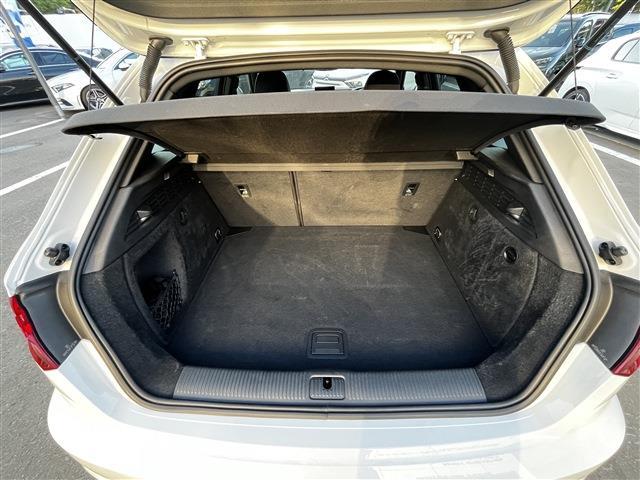 アウディ Ａ３　スポーツバック ４０ ＴＦＳＩ クワトロ スポーツ Ｓラインパッケージ ４ＷＤ R1年 (東北) 99