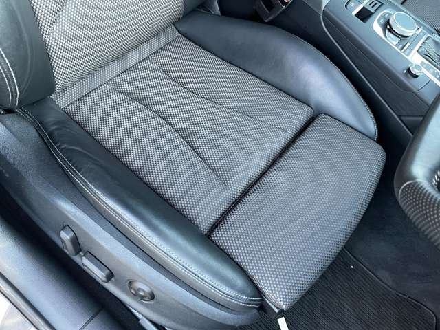 アウディ Ａ３　スポーツバック ４０ ＴＦＳＩ クワトロ スポーツ Ｓラインパッケージ ４ＷＤ R1年 (東北) 99