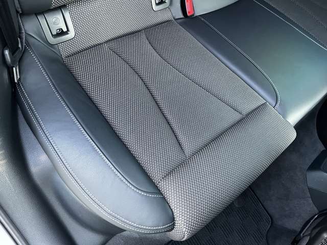 アウディ Ａ３　スポーツバック ４０ ＴＦＳＩ クワトロ スポーツ Ｓラインパッケージ ４ＷＤ R1年 (東北) 99