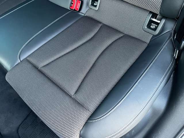 アウディ Ａ３　スポーツバック ４０ ＴＦＳＩ クワトロ スポーツ Ｓラインパッケージ ４ＷＤ R1年 (東北) 99