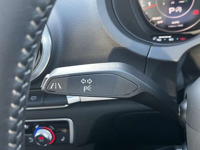 アウディ Ａ３　スポーツバック ４０ ＴＦＳＩ クワトロ スポーツ Ｓラインパッケージ ４ＷＤ R1年 (東北) 99