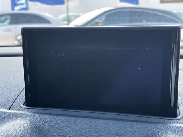 アウディ Ａ３　スポーツバック ４０ ＴＦＳＩ クワトロ スポーツ Ｓラインパッケージ ４ＷＤ R1年 (東北) 99