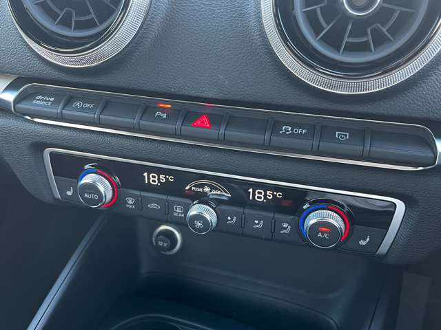 アウディ Ａ３　スポーツバック ４０ ＴＦＳＩ クワトロ スポーツ Ｓラインパッケージ ４ＷＤ R1年 (東北) 99