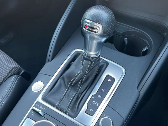 アウディ Ａ３　スポーツバック ４０ ＴＦＳＩ クワトロ スポーツ Ｓラインパッケージ ４ＷＤ R1年 (東北) 99