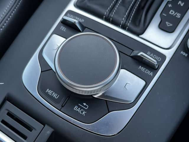 アウディ Ａ３　スポーツバック ４０ ＴＦＳＩ クワトロ スポーツ Ｓラインパッケージ ４ＷＤ R1年 (東北) 99