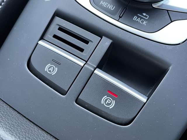 アウディ Ａ３　スポーツバック ４０ ＴＦＳＩ クワトロ スポーツ Ｓラインパッケージ ４ＷＤ R1年 (東北) 99