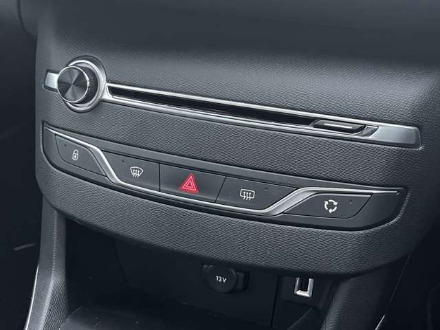 プジョー ３０８ＳＷ ＧＴ ブルーＨＤＩ ディーゼルターボ H30年 (東北) 99