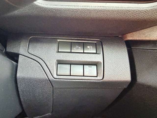 プジョー ３００８ ＧＴ ブルーＨＤＩ ディーゼルターボ R1年 () 99