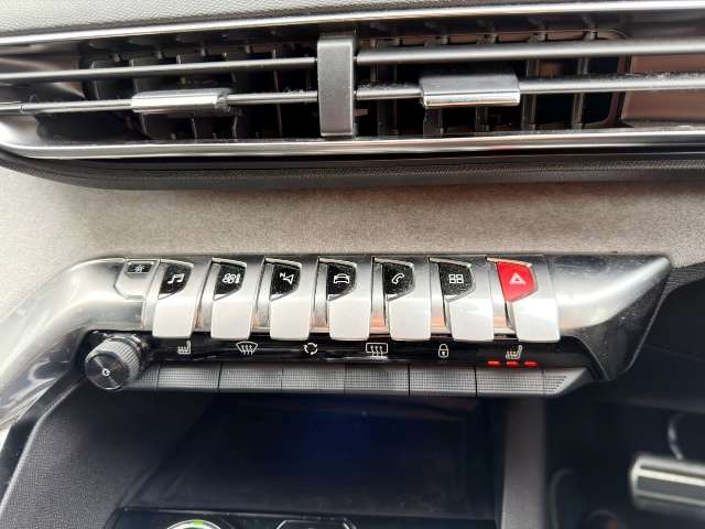 プジョー ３００８ ＧＴ ブルーＨＤＩ ディーゼルターボ R1年 () 99