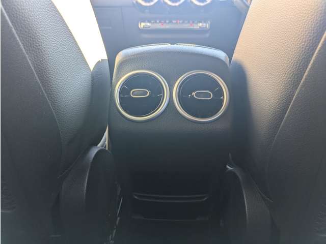 メルセデスベンツ Ｂクラス Ｂ１８０ R2年 () 99