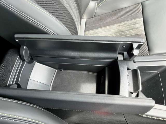 プジョー ４０８ ＧＴ　ハイブリッド R7年 (東北) 99