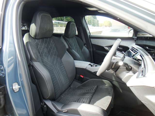 プジョー ３００８ ＧＴ アルカンタラパッケージ ハイブリッド R7年 (東北) 99