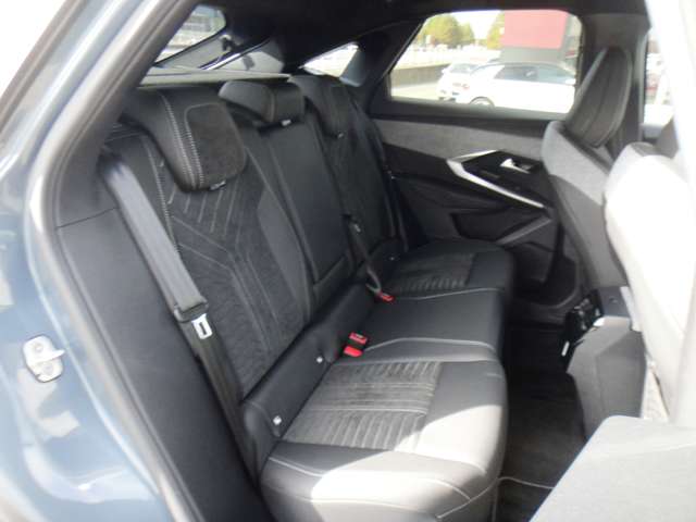 プジョー ３００８ ＧＴ アルカンタラパッケージ ハイブリッド R7年 (東北) 99