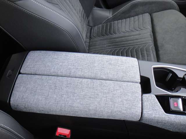 プジョー ３００８ ＧＴ アルカンタラパッケージ ハイブリッド R7年 (東北) 99