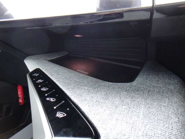 プジョー ３００８ ＧＴ アルカンタラパッケージ ハイブリッド R7年 (東北) 99