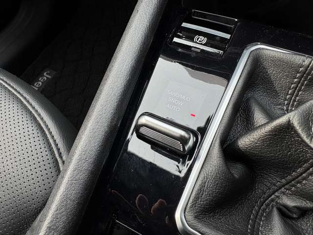 ジープ コンパス Ｓモデル ４ＷＤ R3年 (東北) 99