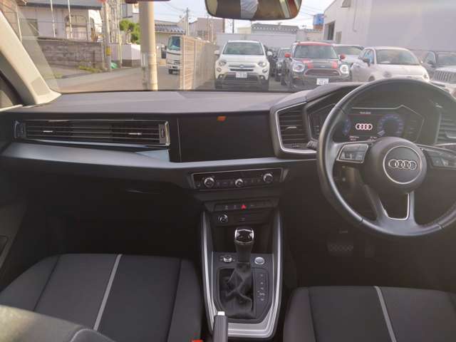 アウディ Ａ１　スポーツバック ３５ ＴＦＳＩ アドバンスト R2年 (東北) 99