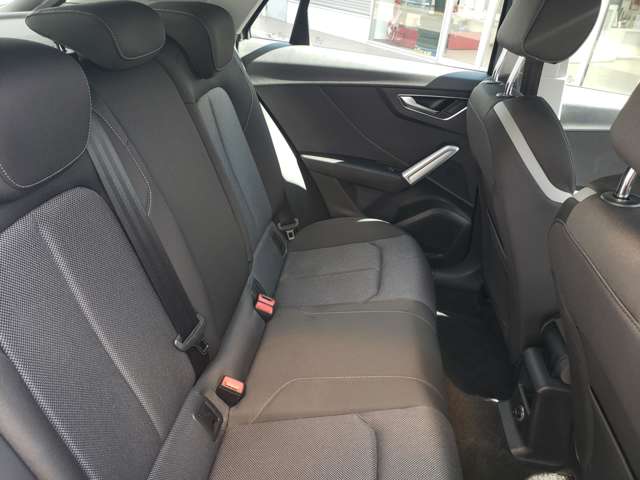 アウディ Ｑ２ ３５　ＴＦＳＩ　シリンダーオンデマンド　スポーツ R1年 (東北) 99