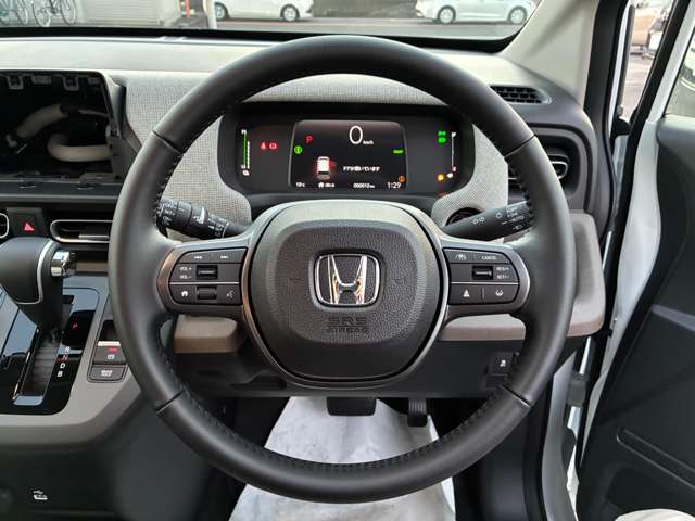 ホンダ フリード　ハイブリッド １．５ Ｅ：ＨＥＶ エアー ＥＸ R7年 (関東) 99