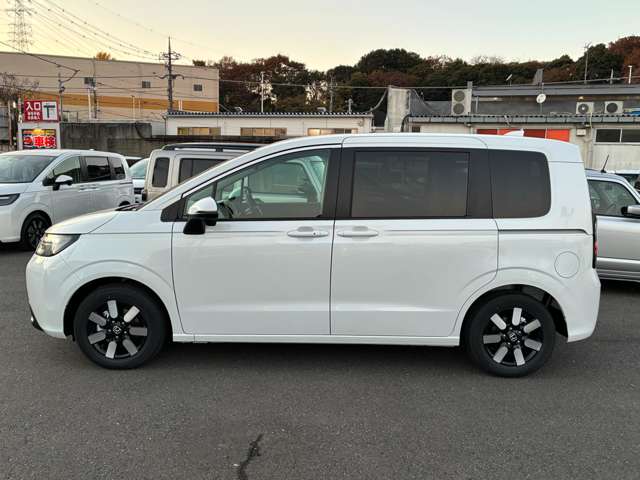 ホンダ フリード　ハイブリッド １．５ Ｅ：ＨＥＶ エアー ＥＸ R7年 (関東) 99