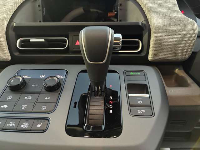 ホンダ フリード　ハイブリッド １．５ Ｅ：ＨＥＶ エアー ＥＸ R7年 (関東) 99