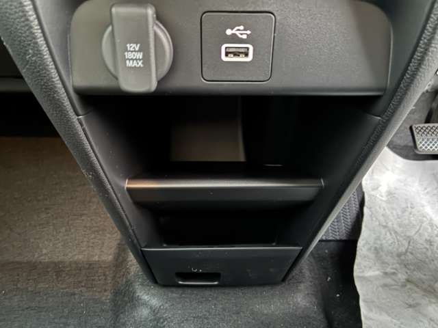 ホンダ フリード　ハイブリッド １．５ Ｅ：ＨＥＶ エアー ＥＸ R7年 (関東) 99