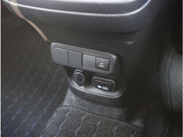 トヨタ シエンタ　ハイブリッド ハイブリッド １．５ Ｚ R5年 (九州・沖縄) 99