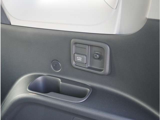 トヨタ シエンタ　ハイブリッド ハイブリッド １．５ Ｚ R5年 (九州・沖縄) 99