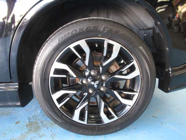 三菱 アウトランダーＰＨＥＶ ２．０ Ｇ ナビパッケージ ４ＷＤ H27年 () 99