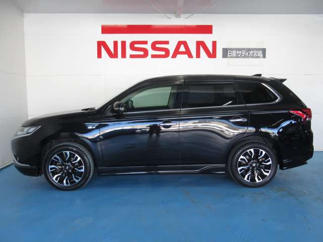 三菱 アウトランダーＰＨＥＶ ２．０ Ｇ ナビパッケージ ４ＷＤ H27年 () 99