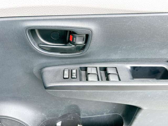 トヨタ ヴィッツ １．０ Ｆ H25年 (九州・沖縄) 99