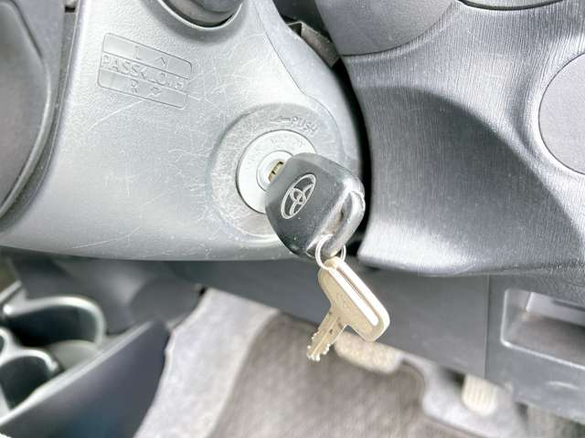 トヨタ ヴィッツ １．０ Ｆ H25年 (九州・沖縄) 99