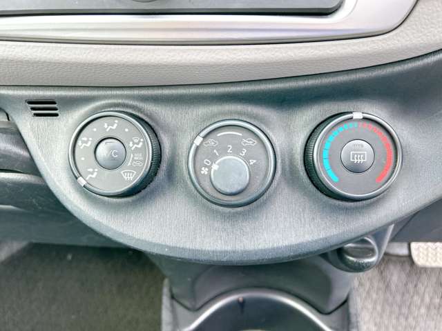 トヨタ ヴィッツ １．０ Ｆ H25年 (九州・沖縄) 99