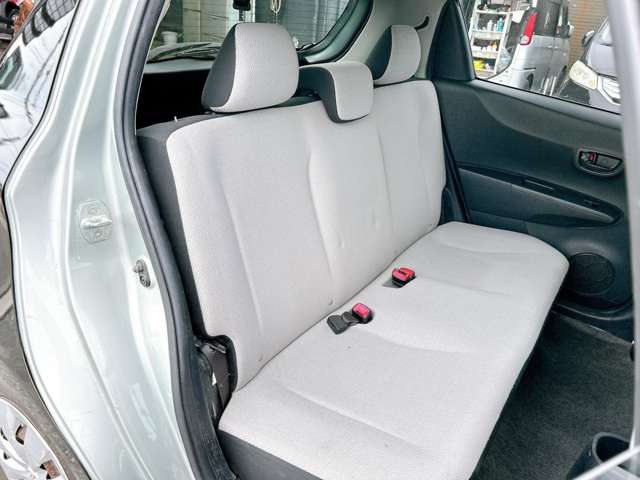 トヨタ ヴィッツ １．０ Ｆ H25年 (九州・沖縄) 99