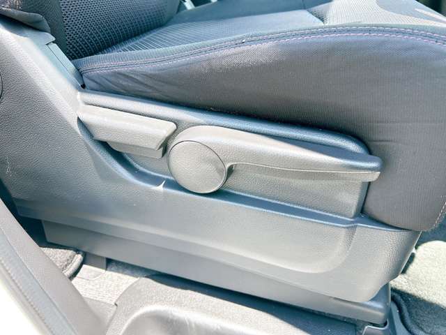 日産 セレナ ２．０ ハイウェイスター Ｓ－ＨＹＢＲＩＤ Ｖセレクション H25年 (九州・沖縄) 99