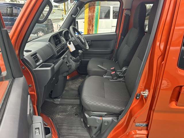 ダイハツ ハイゼットカーゴ ６６０ デラックス ４ＷＤ R6年 (東海) 99