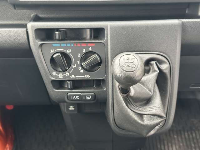 ダイハツ ハイゼットカーゴ ６６０ デラックス ４ＷＤ R6年 (東海) 99