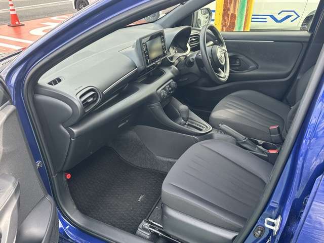 トヨタ ヤリス １．５ Ｘ R2年 (東海) 99