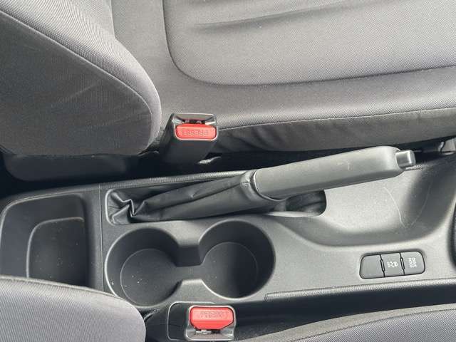 トヨタ ヤリス １．５ Ｘ R2年 (東海) 99