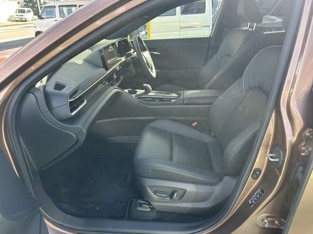 トヨタ クラウン　クロスオーバー　ハイブリッド ２．５ Ｇ アドバンスト レザー パッケージ Ｅ－ＦＯＵＲ ４ＷＤ R5年 (東海) 99