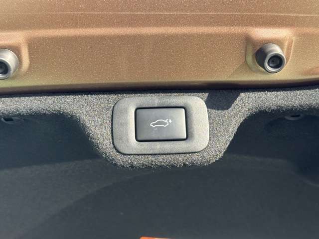 トヨタ クラウン　クロスオーバー　ハイブリッド ２．５ Ｇ アドバンスト レザー パッケージ Ｅ－ＦＯＵＲ ４ＷＤ R5年 (東海) 99